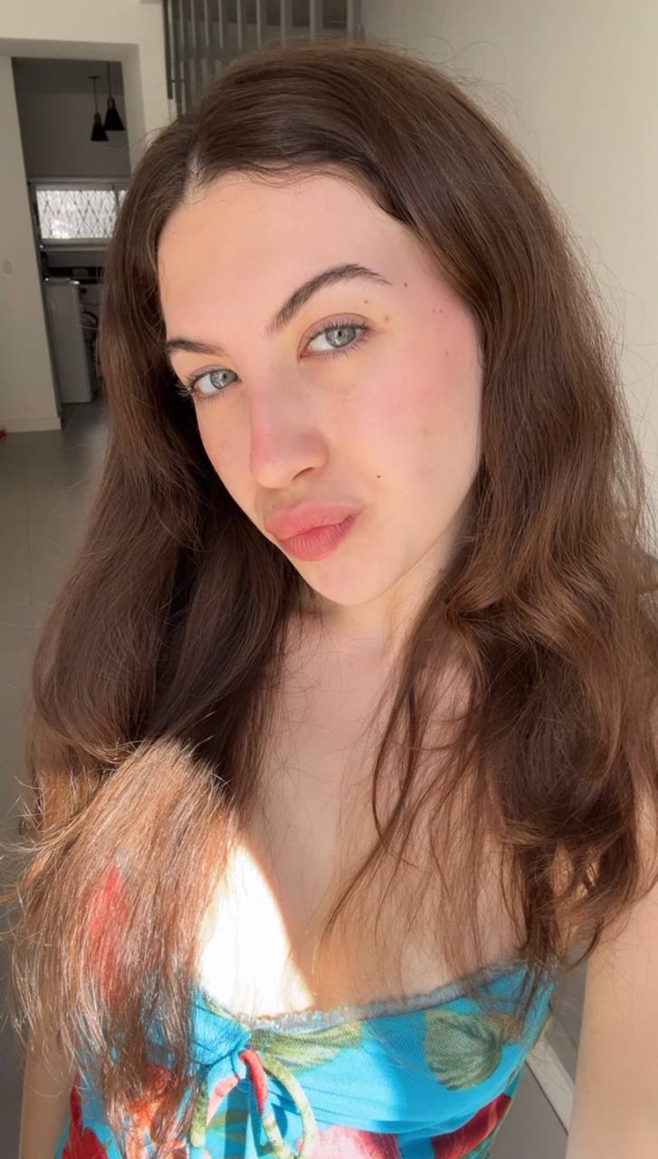 Nude girl Amber in Guayaquil