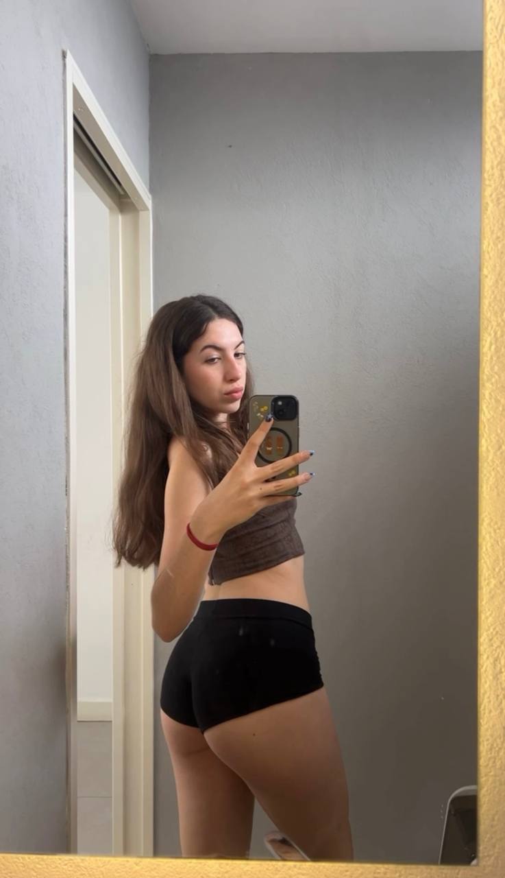 Amber in her underwear in Guayaquil