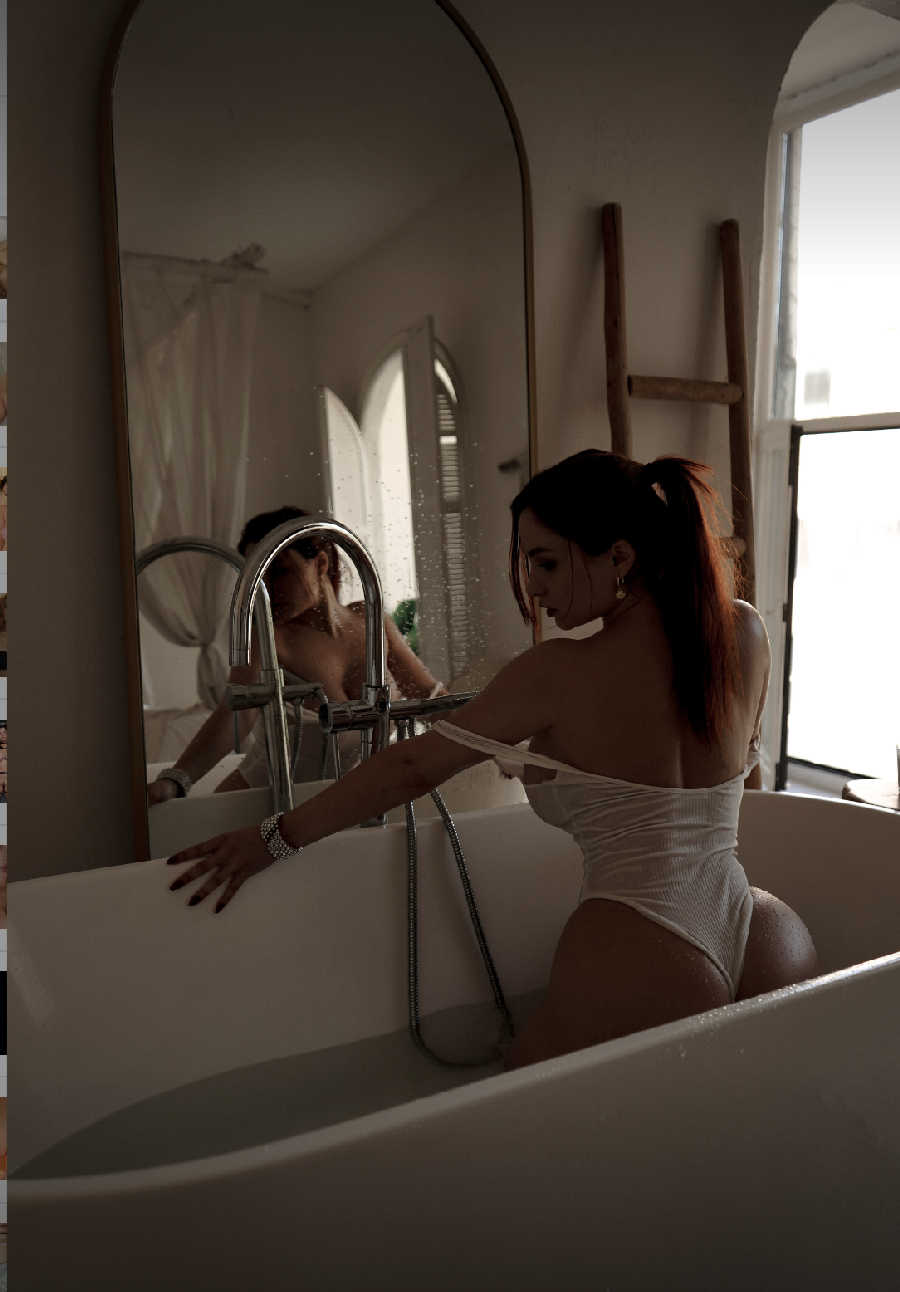 A playful frame from Miranda Faith nude — online in Guayaquil