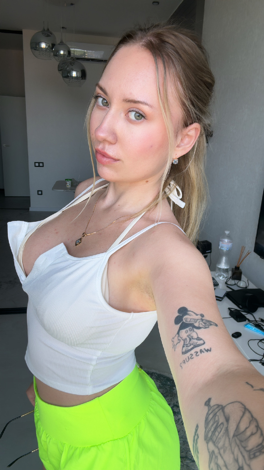 KateV in her underwear in Guayaquil